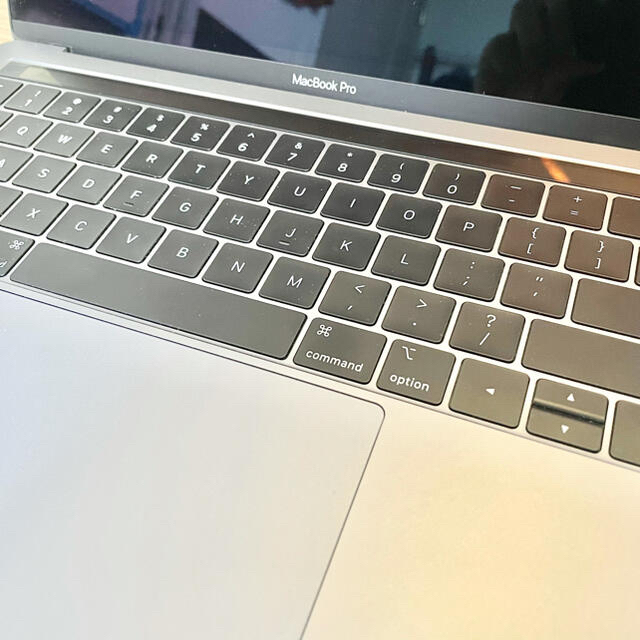 Mac (Apple)(マック)の【美品】MacBook Pro + MagicKeyboard スマホ/家電/カメラのPC/タブレット(ノートPC)の商品写真