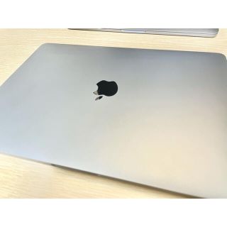 マック(Mac (Apple))の【美品】MacBook Pro + MagicKeyboard(ノートPC)