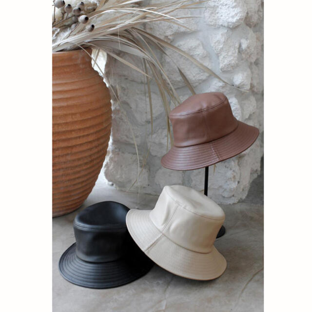 room306 CONTEMPORARY(ルームサンマルロクコンテンポラリー)のroom306contemporary Leather Bucket Hat レディースの帽子(ハット)の商品写真