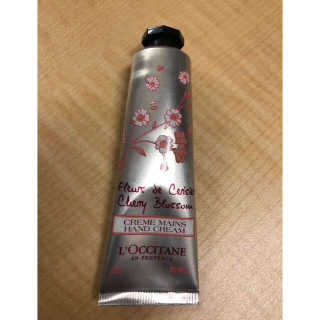 L'OCCITANE(ロクシタン)のL'OCCITANE ハンドクリーム コスメ/美容のボディケア(ハンドクリーム)の商品写真