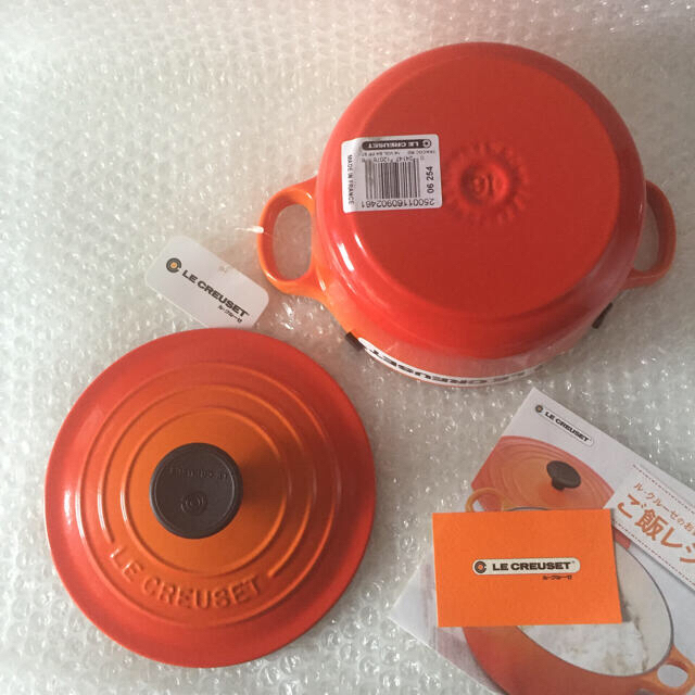 LE CREUSET(ルクルーゼ)のルクルーゼ  ココットロンド  16cm  オレンジ  新品 インテリア/住まい/日用品のキッチン/食器(調理道具/製菓道具)の商品写真