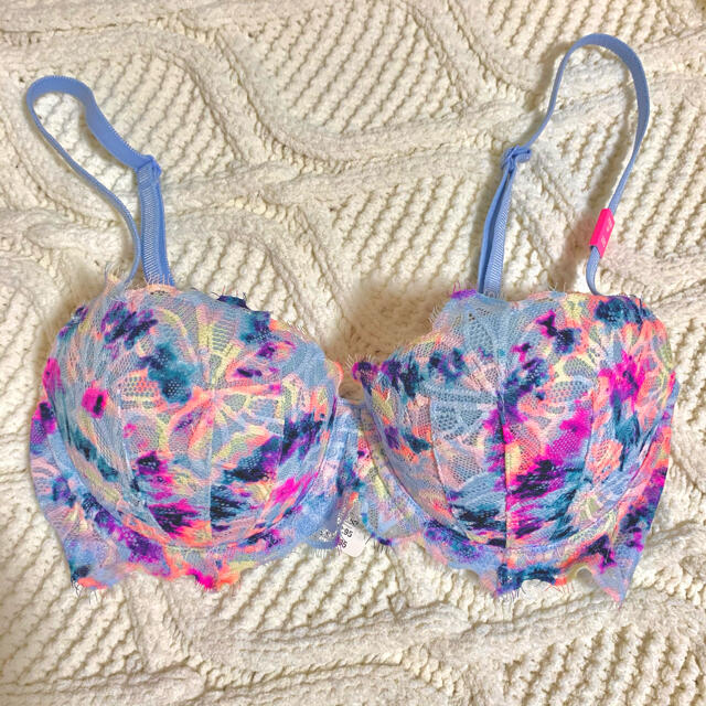 Victoria's Secret(ヴィクトリアズシークレット)の♡新品♡Victoria's Secret PINK ブラのみ 32C レディースの下着/アンダーウェア(ブラ)の商品写真