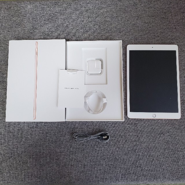 『極美品』iPad　第7世代　128GB　Wi-FiモデルPC/タブレット