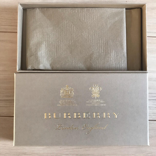 BURBERRY(バーバリー)の美品　BURBERRY 箱 ハンドメイドの文具/ステーショナリー(カード/レター/ラッピング)の商品写真