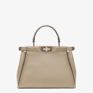 フェンディ(FENDI)の【2/14まで】FENDI フェンディ ピーカブー アイコニック ミディアム(ショルダーバッグ)