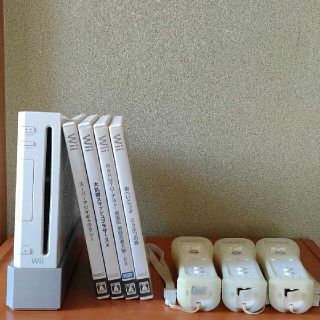 ウィー(Wii)のWii 本体(家庭用ゲーム機本体)