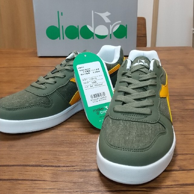 DIADORA(ディアドラ)のdiadora PLAYGROUNDCVGS 24.0cm 新品 レディースの靴/シューズ(スニーカー)の商品写真