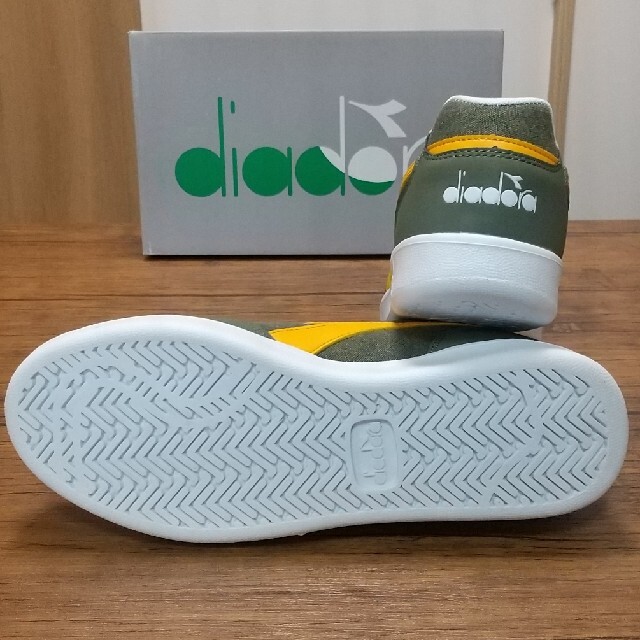 DIADORA(ディアドラ)のdiadora PLAYGROUNDCVGS 24.0cm 新品 レディースの靴/シューズ(スニーカー)の商品写真