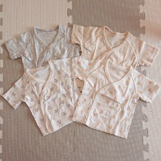 ユニクロ(UNIQLO)の【にゅうみい様専用】短肌着 ４枚セット コンビ肌着 ２枚(肌着/下着)