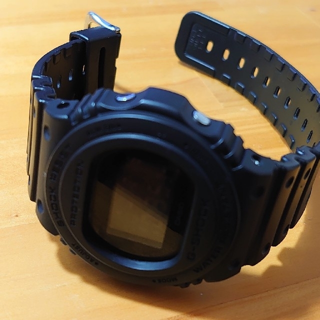 G-SHOCK(ジーショック)のCASIO カシオ G-SHOCK ジーショック DW-5700シリーズ メンズの時計(腕時計(デジタル))の商品写真