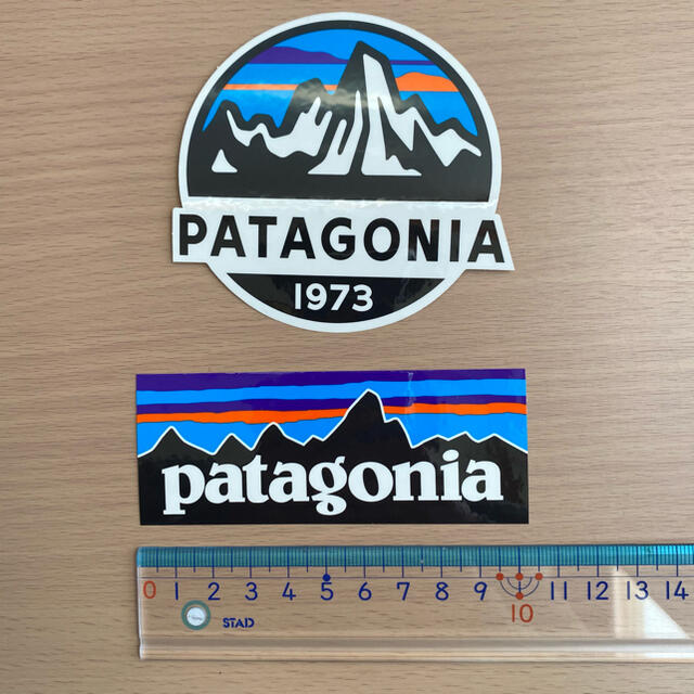 patagonia(パタゴニア)のパタゴニア ステッカー 2枚セット スポーツ/アウトドアのアウトドア(その他)の商品写真