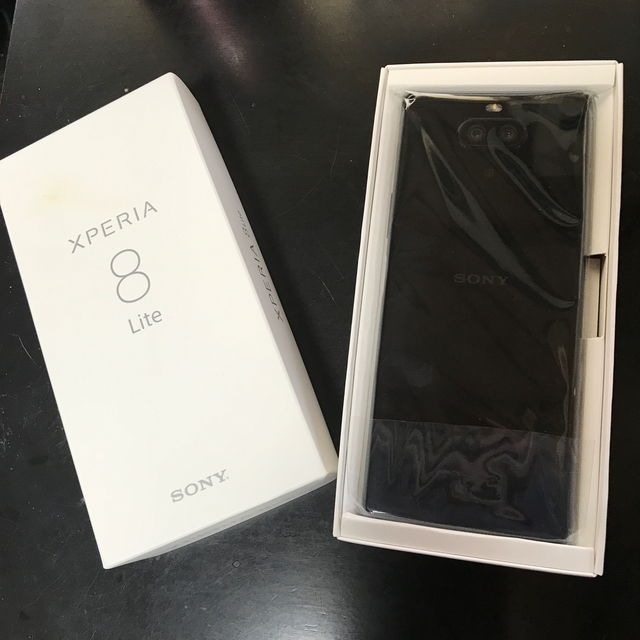 Xperia 8 LITE