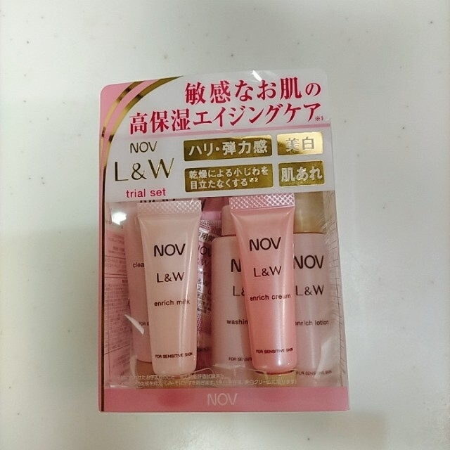 NOV(ノブ)のNOV ノブ L&W 高保湿エイジングケアトライアルセット コスメ/美容のキット/セット(サンプル/トライアルキット)の商品写真