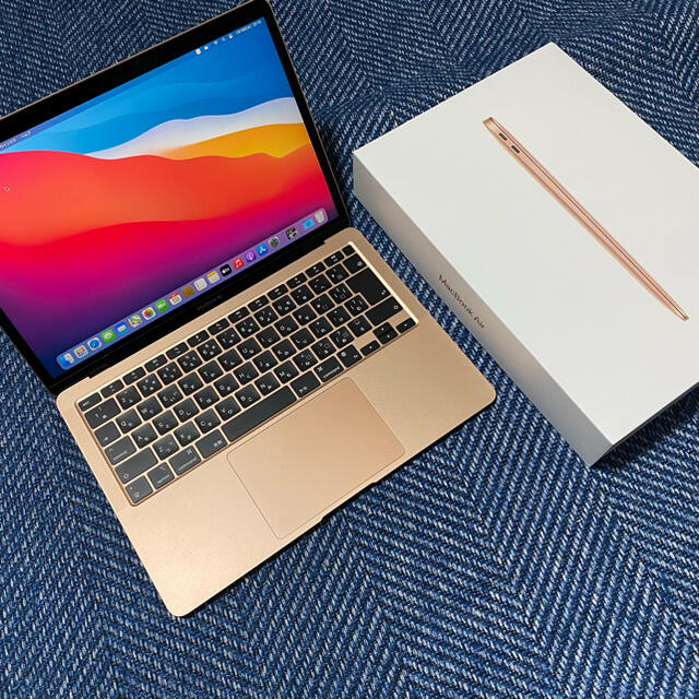 Mac (Apple)(マック)のApple MacBook Air M1/256GB/ゴールド  スマホ/家電/カメラのPC/タブレット(ノートPC)の商品写真