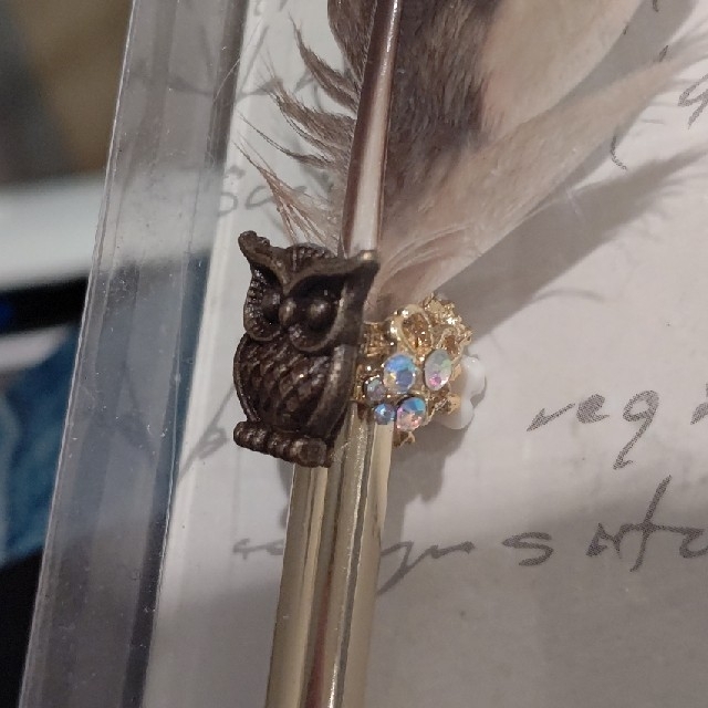 フクロウの羽根ペン ハンドメイドの文具/ステーショナリー(その他)の商品写真
