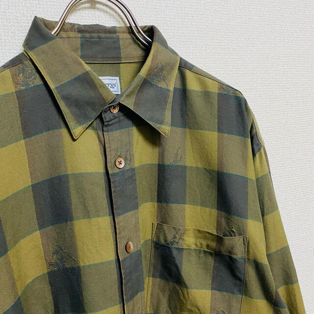 BURBERRY(バーバリー)の一点物　90年代vintage バーバリー　ノバチェック　総柄　騎士ロゴ　シャツ メンズのトップス(シャツ)の商品写真