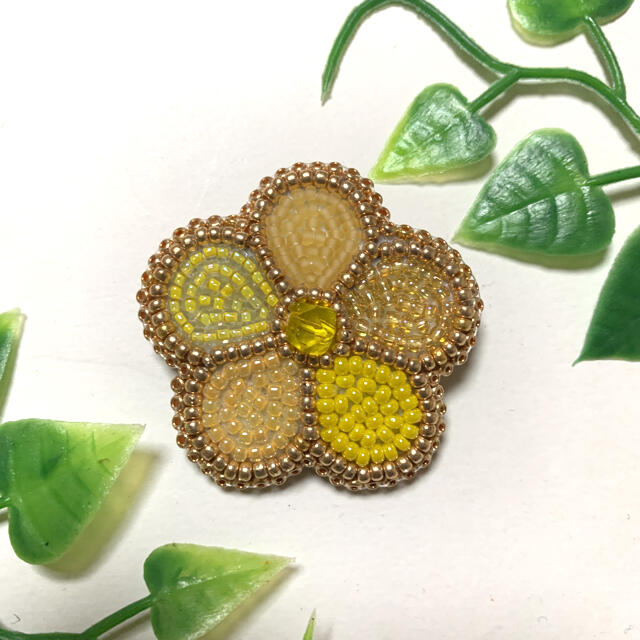 ビーズ刺繍 花 フラワー ハンドメイド ブローチの通販 By Lopi ラクマ ビーズ刺繍 花 フラワー ハンドメイド ブローチの通販 By Lopi ラクマ