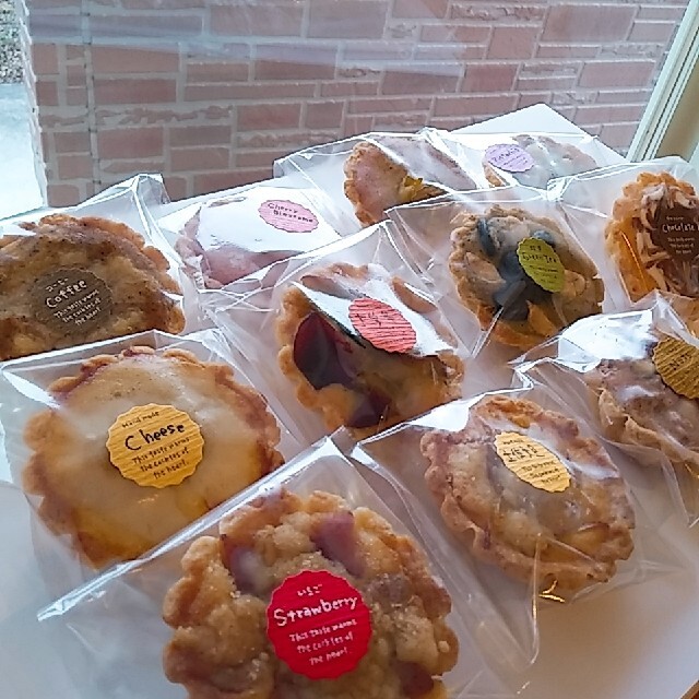 お菓子屋さんの焼タルト 食品/飲料/酒の食品(菓子/デザート)の商品写真