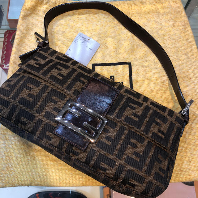 正規品! FENDI 柄 ショルダーバッグ マンマバケット ズッカ フェンディ