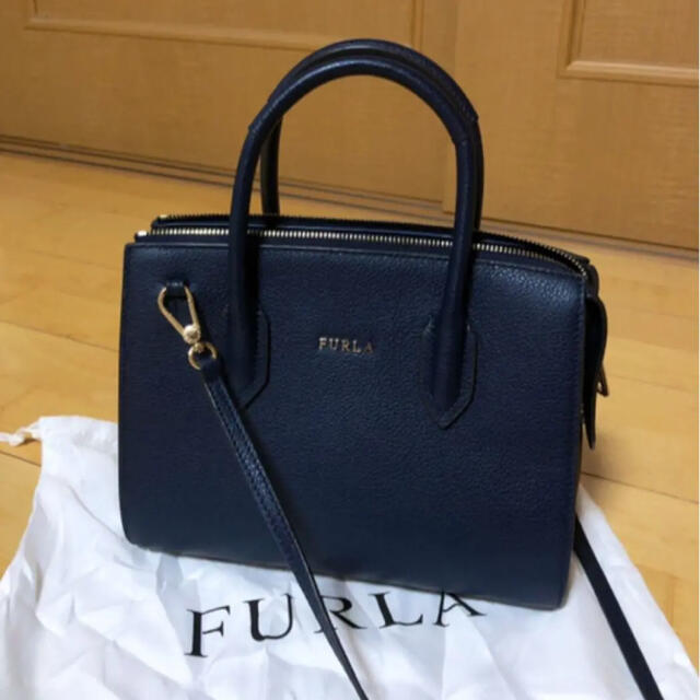 FURLA フルラショルダーバッグ　紺色