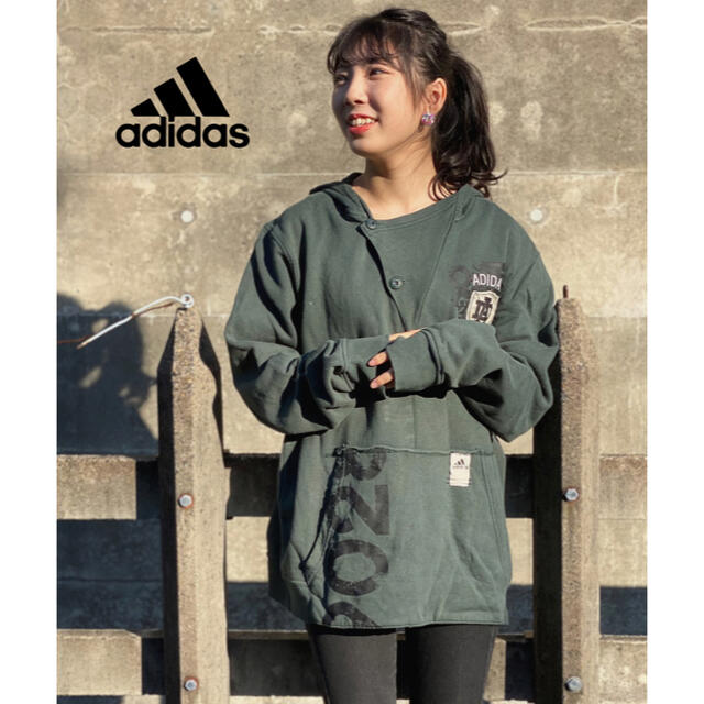 adidas パーカー　　ビンテージ　男子　女子