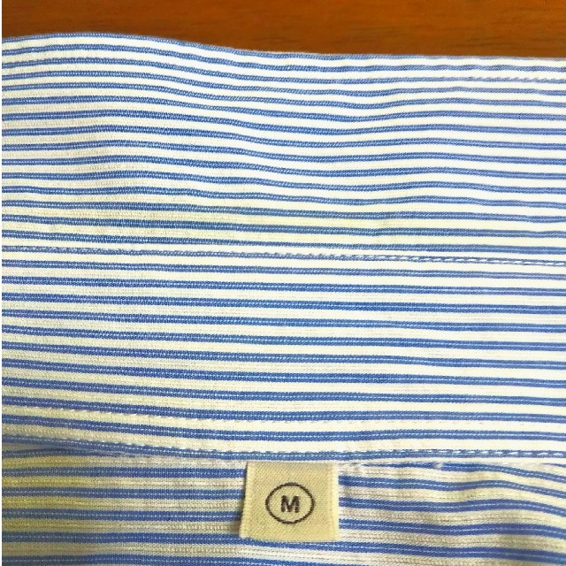 UNIQLO(ユニクロ)の【週末セール】ストライプ長袖シャツ メンズMサイズ メンズのトップス(シャツ)の商品写真
