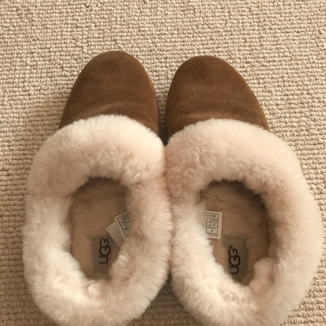 UGG(アグ)のアグ　ムートン　ルームシューズ  インテリア/住まい/日用品のインテリア小物(スリッパ/ルームシューズ)の商品写真