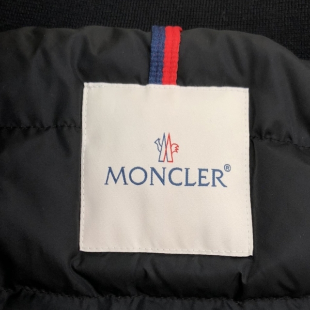 Moncler モンクレール メンズ アウターの通販 By キングラム ラクマ店 モンクレールならラクマ Moncler モンクレール メンズ アウターの通販 By キングラム ラクマ店 モンクレールならラクマ