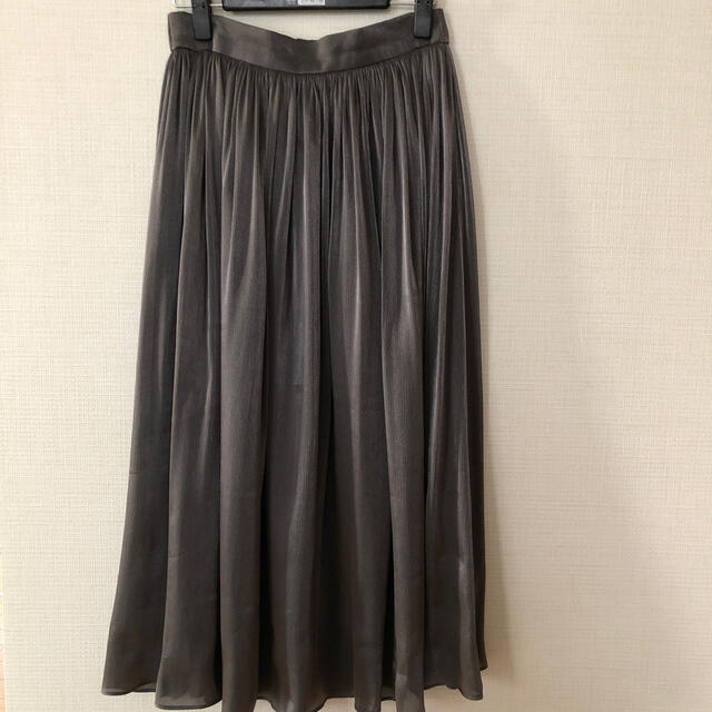 ROPE’(ロペ)のロペ　グロッシー楊柳ギャザースカート レディースのスカート(ロングスカート)の商品写真