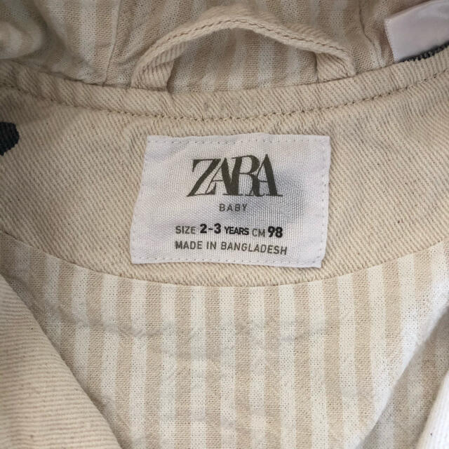 ZARA KIDS(ザラキッズ)のZARA 春アウター　ドット柄コート　90 100 キッズ/ベビー/マタニティのキッズ服女の子用(90cm~)(コート)の商品写真