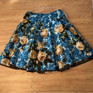 エムズグレイシー(M'S GRACY)の美品‼︎エムズグレーシー　バラ柄スカート(ひざ丈スカート)