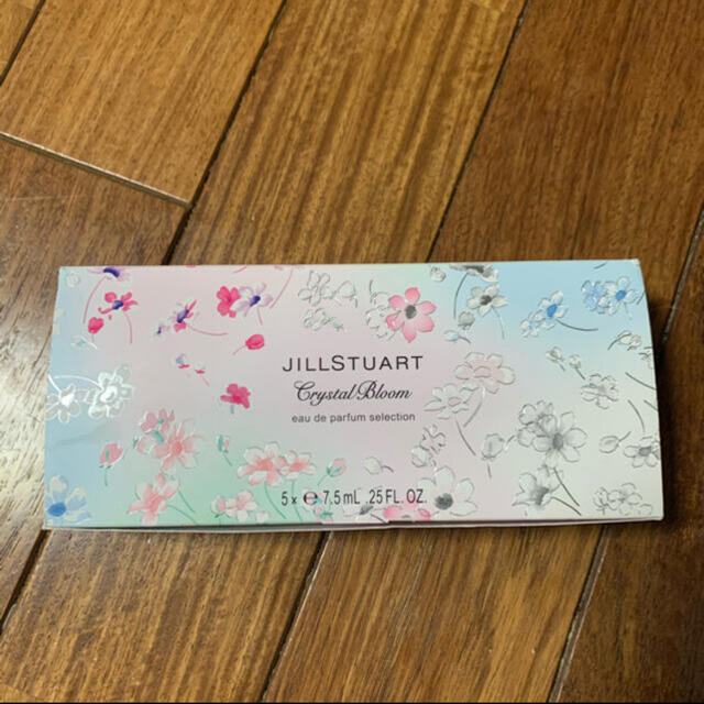 JILLSTUART(ジルスチュアート)の【もん4368様専用】ジルスチュアートクリスタルブルームオードパルファン コスメ/美容の香水(香水(女性用))の商品写真