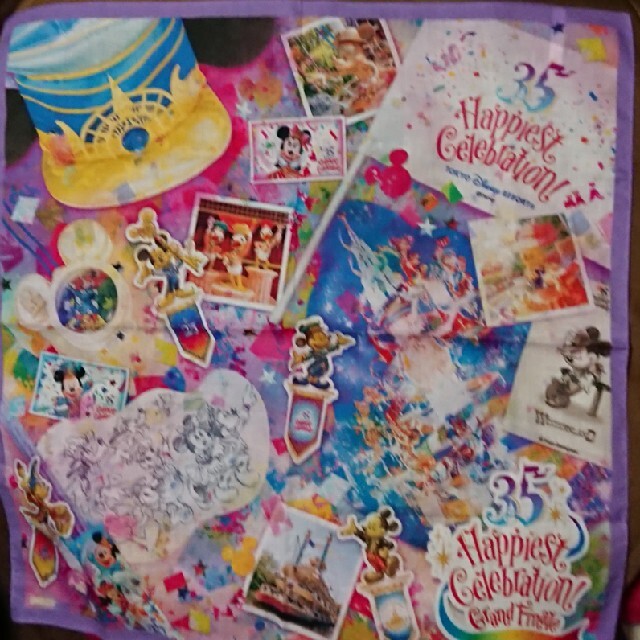 Disney(ディズニー)のDisney Resort 35周年 バンダナ エンタメ/ホビーのおもちゃ/ぬいぐるみ(キャラクターグッズ)の商品写真