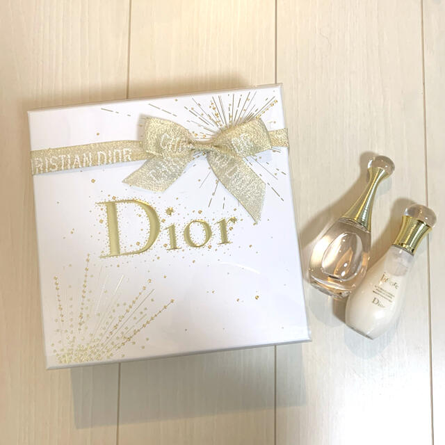 Dior(ディオール)の2019年　クリスマスコフレ　Dior ジャドール コスメ/美容の香水(ユニセックス)の商品写真