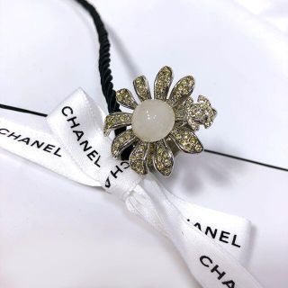 シャネル(CHANEL)の【CHANEL/シャネル】リング　指輪　ラインストーン　ココ　フラワーカメリア (リング(指輪))