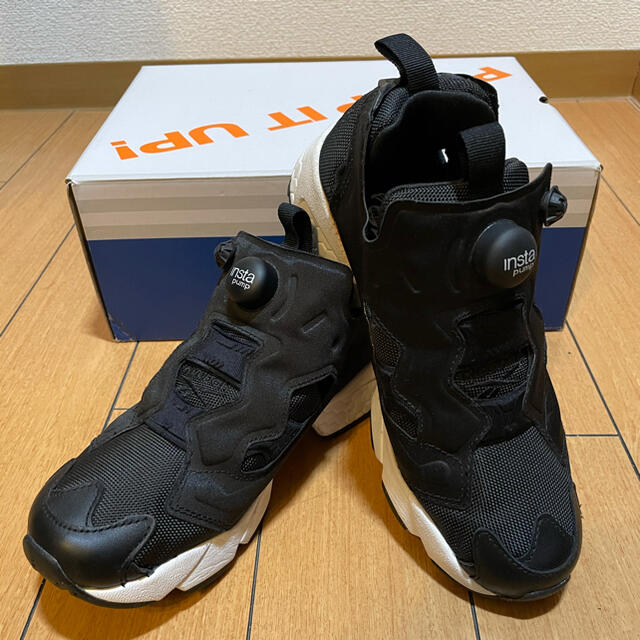 Reebok インスタポンプフューリー ブラック 23.5235cmカラー