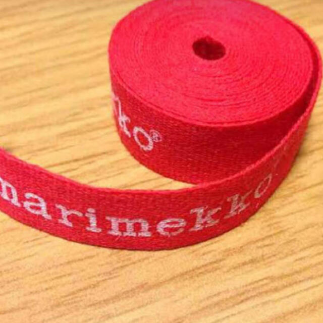 marimekko(マリメッコ)のmarimekkoロゴリボン赤 ハンドメイドの素材/材料(各種パーツ)の商品写真