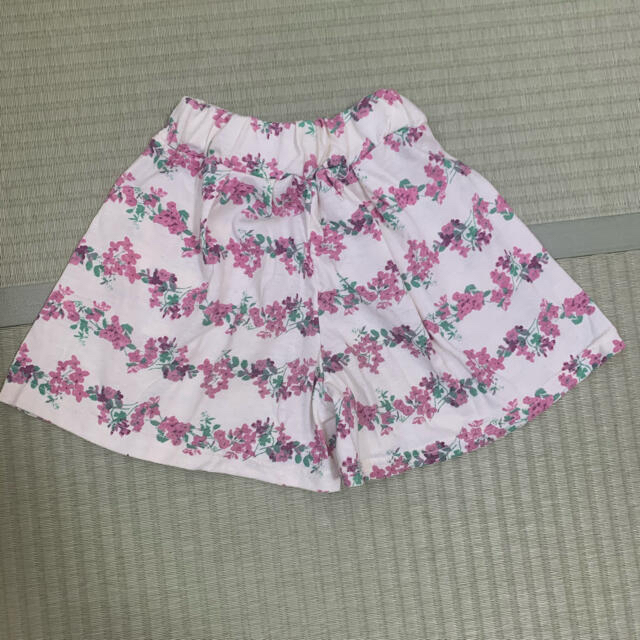 花柄 ハーフパンツ (女の子) 95cm キッズ/ベビー/マタニティのキッズ服女の子用(90cm~)(パンツ/スパッツ)の商品写真