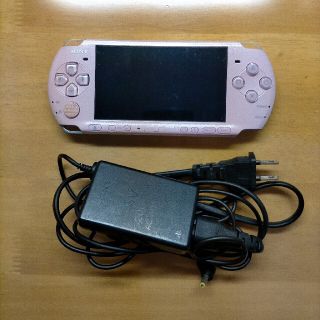 プレイステーションポータブル(PlayStation Portable)のPSP3000 ピンク＆ACアダプター(携帯用ゲーム機本体)