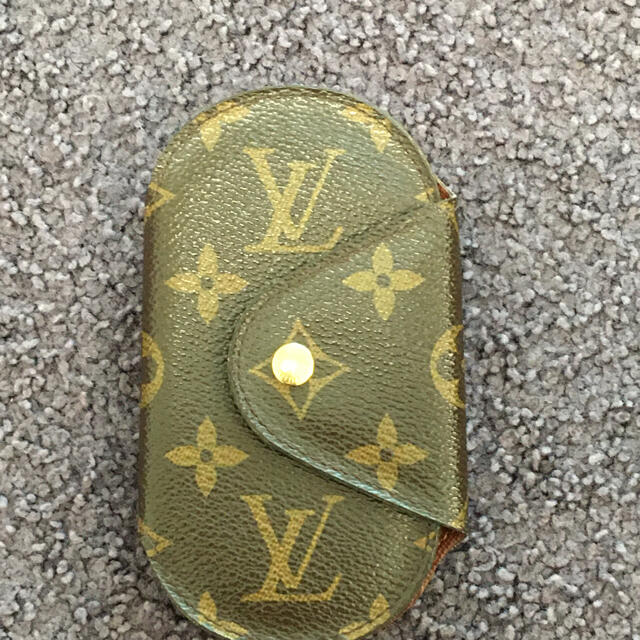 LOUIS VUITTON(ルイヴィトン)のLOUIS VUITTON キーケース レディースのファッション小物(キーケース)の商品写真