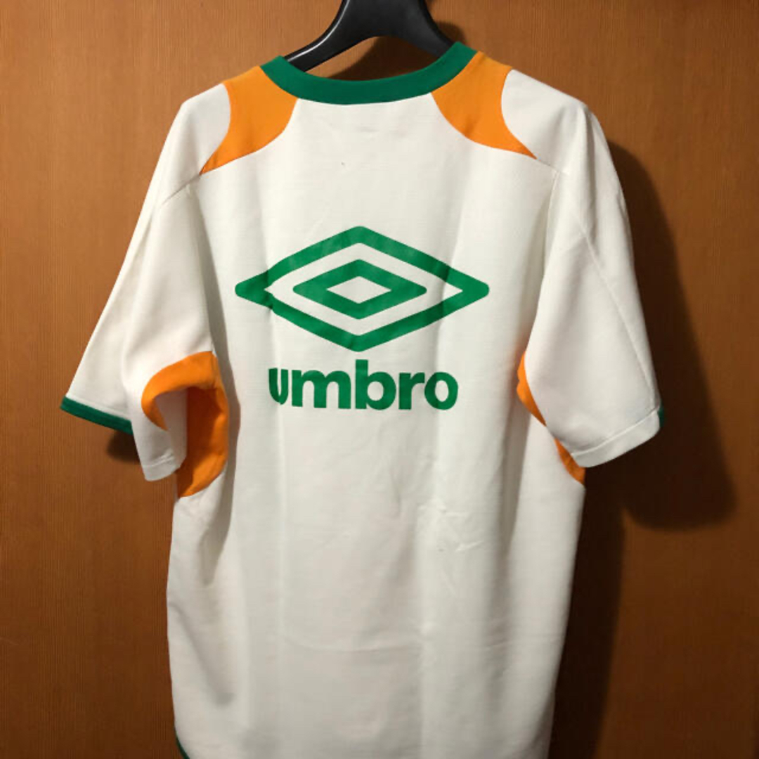 UMBRO(アンブロ)のパイナップル様専用　アンブロ　サッカー　プラクティスシャツ　Oサイズセット スポーツ/アウトドアのサッカー/フットサル(ウェア)の商品写真