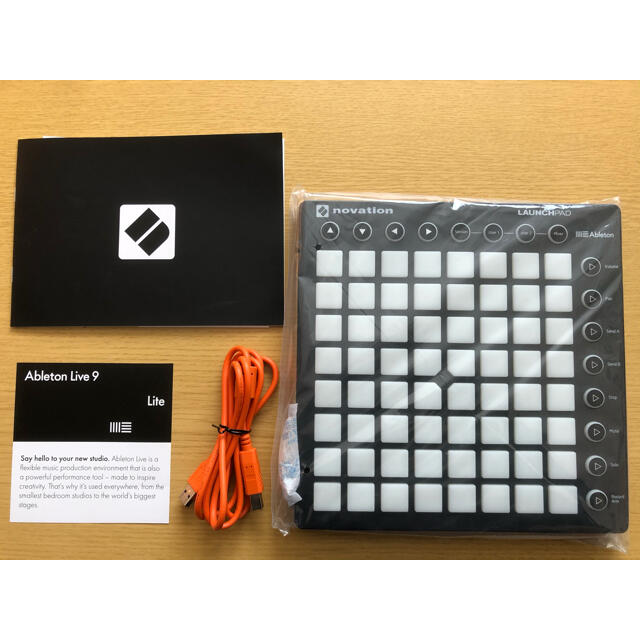 【ろう様専用】launchpad mk2 楽器のDTM/DAW(MIDIコントローラー)の商品写真