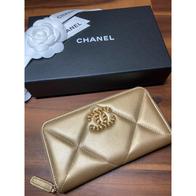 高い素材 CHANEL ミディアムウォレット ゴールド 美品 ひぷ シャネル