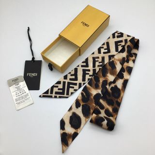 FENDI フェンディ ツイリー スカーフ ズッカ柄 ラッピーレディース ...