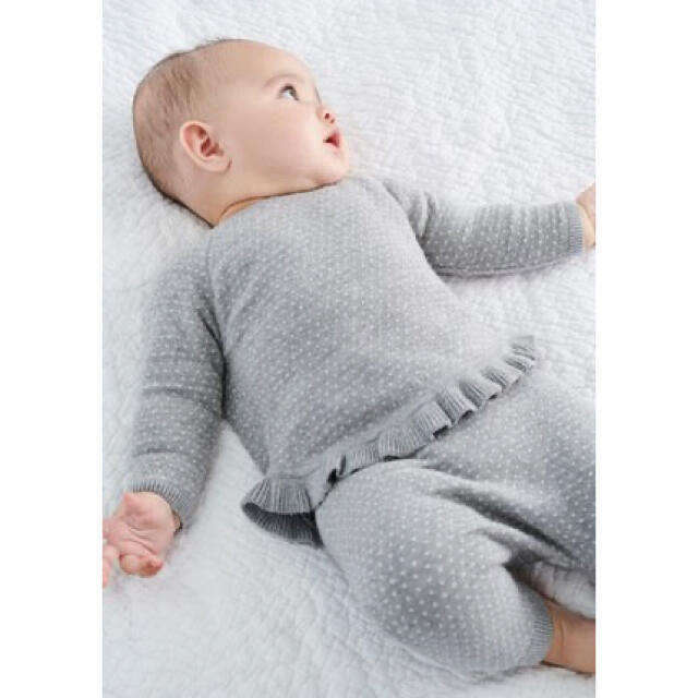 NEXT(ネクスト)の【next baby】ネクスト　ベビー　ニット　トップス　パンツ　セットアップ キッズ/ベビー/マタニティのベビー服(~85cm)(ニット/セーター)の商品写真