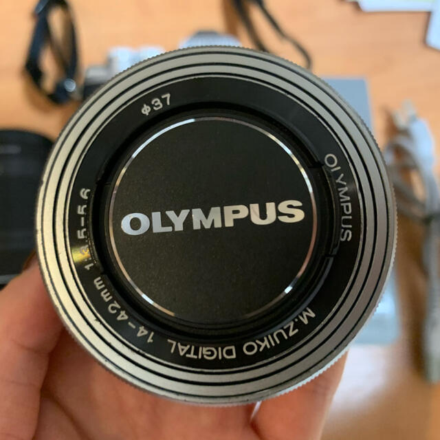 OLYMPUS(オリンパス)のオリンパスOM-D E-M10 MarkIII  ダブルレンズキット スマホ/家電/カメラのカメラ(ミラーレス一眼)の商品写真