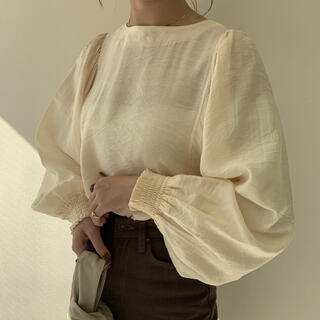 カスタネ(Kastane)のamiur airy soft blouse(シャツ/ブラウス(長袖/七分))