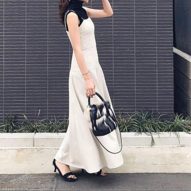 zara レザーワンピース