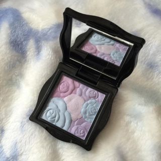 アナスイ(ANNA SUI)のまこてぃん様 専用！25日まで取り置き☆(フェイスカラー)