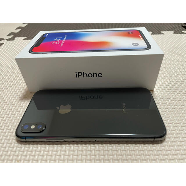 iPhone(アイフォーン)のiPhoneX スペースグレー　256GB スマホ/家電/カメラのスマートフォン/携帯電話(スマートフォン本体)の商品写真